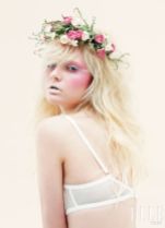 love the mixture if pale skin and pastel colours.